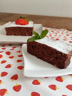 Una foto de Bizcocho de chocolate sin horno sin harina sin lácteos