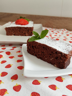 Una foto de Bizcocho de chocolate sin horno sin harina sin lácteos