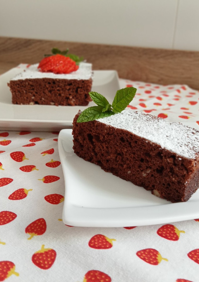 Una foto de Bizcocho de chocolate sin horno sin harina sin lácteos