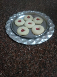 ஜாம் பிஸ்கட் (Jam biscuit recipe in tamil) செய்முறை முக்கிய புகைப்படம்