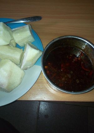 A picture of White yam and red oil souce.