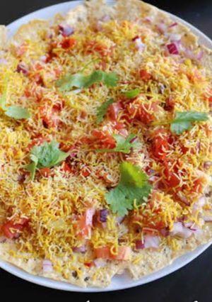 A picture of Masala papad.