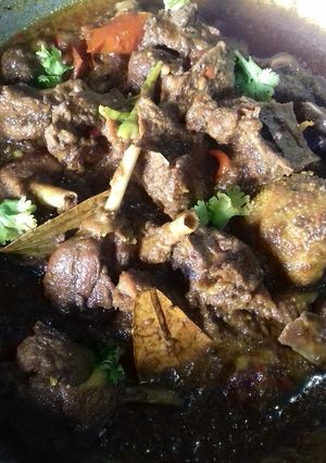 A picture of Hasher mangso / duck meat.