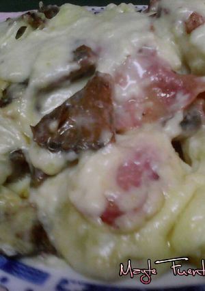 Foto principal de Níscalos con patatas, bacon y bechamel