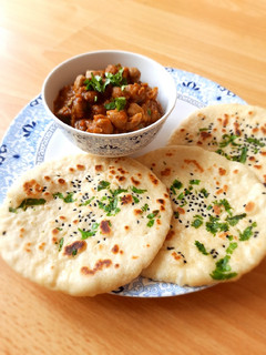 A picture of Chole kulcha.
