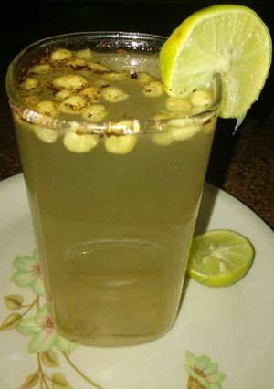 A picture of Jal jeera soda with bundi.