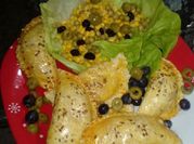 Una foto de empanada lechuga