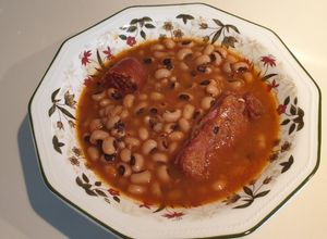 Una foto de Carillas con costillas y chorizo