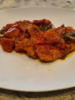 Una foto de Filetes de lomo en salsa de verduras