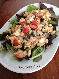 Una foto de Ensalada de alubias blancas