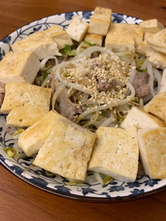 香煎豆腐佐肉末豆芽菜 的食譜成品照片