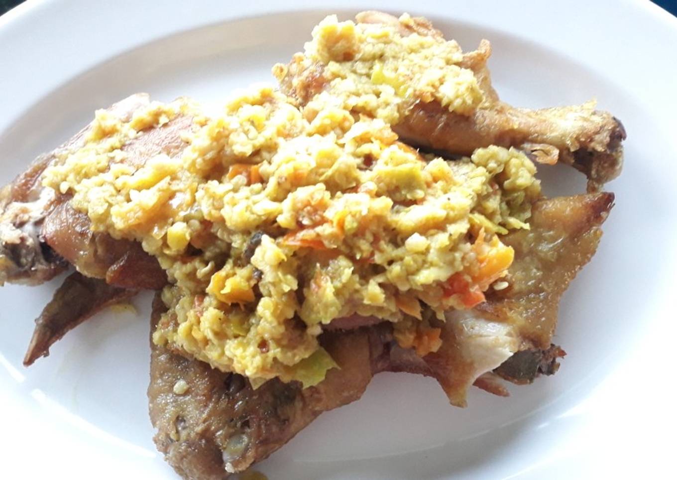 Ayam geprek Sambal mentah kacang
