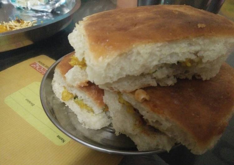 Maharashtrian Dabeli