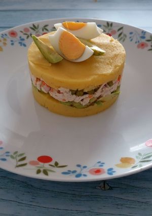 Una foto de 🇵🇪Causa limeña de pollo🇵🇪
