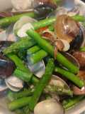Stir-Fried Asparagus with Clams