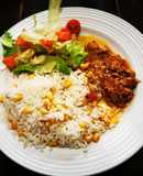 Atún guisado, Arroz de Maíz & Ensalada de Lechuga