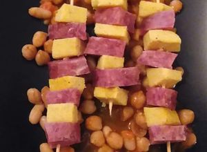 Foto di Spiedini di cotechino e polenta grigliati