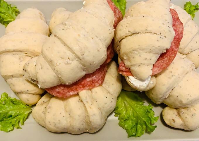 Cornetti salati con semi di papavero, avena e cereali