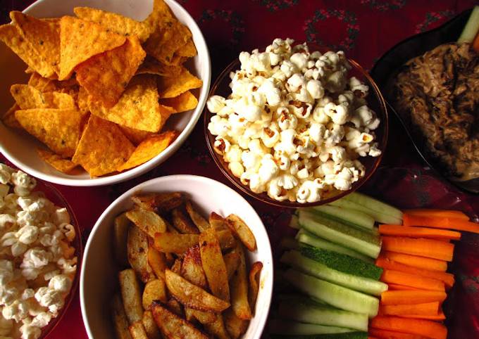 What’s the game plan tonight? - Healthy Dip, Baked Veggies and Popcorn