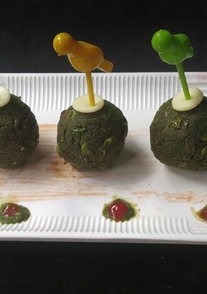 A picture of Peas Cheese balls.