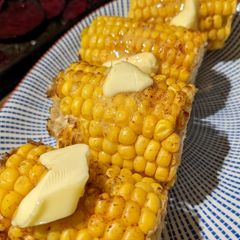 A picture of Paprika corn on the cob 🌽🌽 BBQ or Grilled.