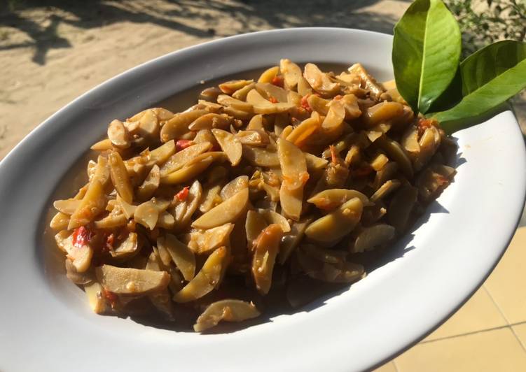 Langkah Mudah untuk Menyiapkan Tumis jengkol pedas, Sempurna