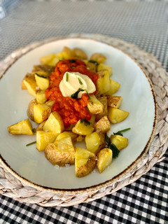 Una foto de Patatas bravas en airfryer