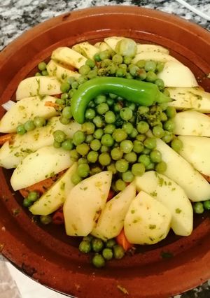 صورة لوصفة دجاج بالبطاطس وجلبانة