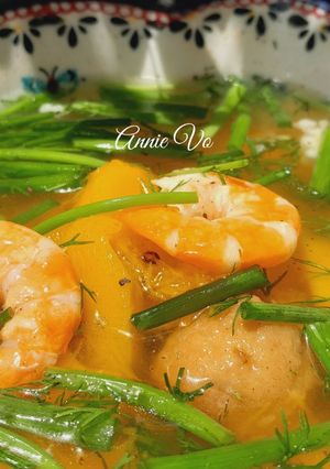 Hình của món Canh bí đỏ nấu tôm nõn.