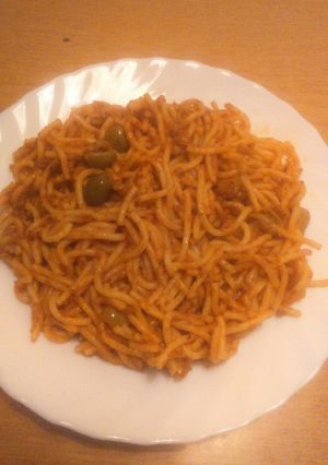 Tonhalas spagetti örömlány módra recept fotója