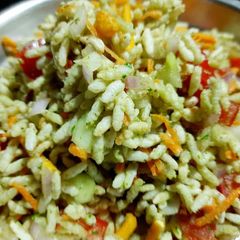 A picture of Murmure pudina chutney chaat.