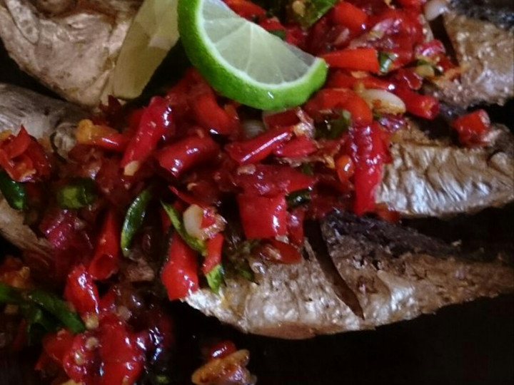 Resep Ikan kembung goreng siram sambal matah Bahan Sederhana