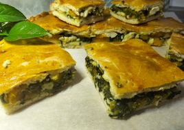 Empanada z dynią szpinakiem i serem typu feta