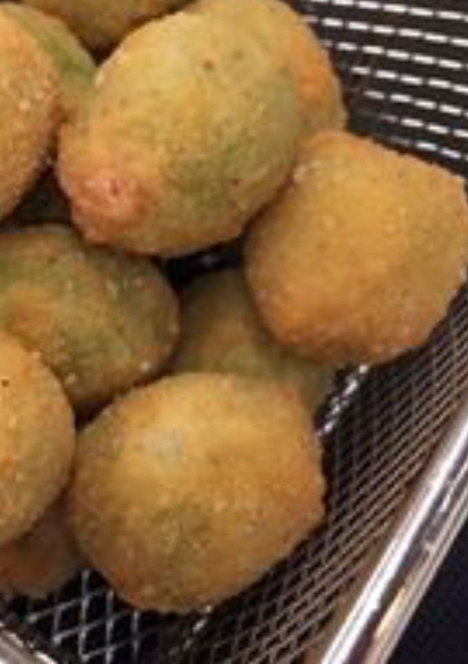 Una foto de Olivas gordal rellenas y fritas🤩