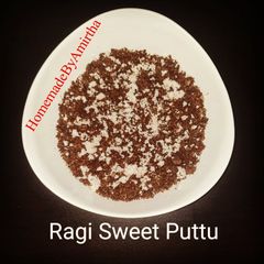 A picture of Ragi sweet puttu.