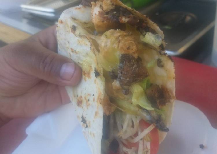 Tacos de pollo y guacamole