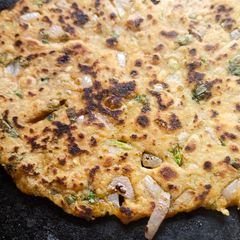 A picture of Methi thepla.