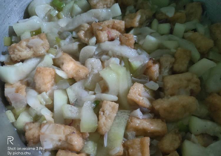 Tumis labu air