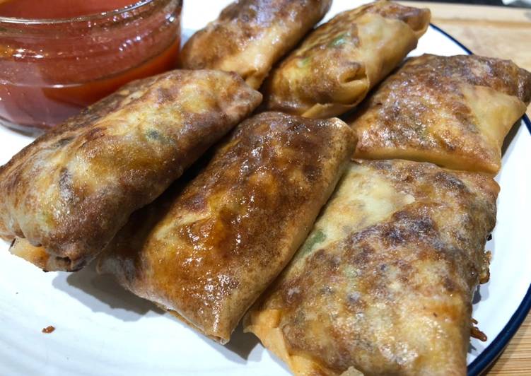 Martabak mini pake kulit lumpia jadi, temen nonton drakor