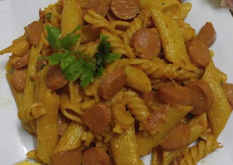 Step-by-Step Guide to Make Quick Macaroni With Chicken Franks.😋