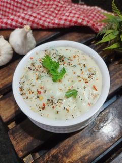 क्रीमी गार्लिक चीज़ डिप (Creme Garlic Cheese Dip) रेसिपी मुख्य फोटो