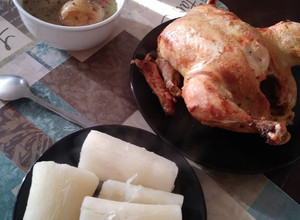 Una foto de Caldo de gallina