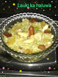 लौकी का हलवा (lauki ka halwa recipe in Hindi) रेसिपी मुख्य फोटो