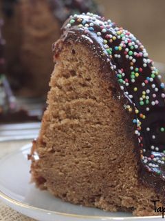 Una foto de Bizcocho de chocolate y leche condensada