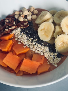 Una foto de Bowl papaya desayuno