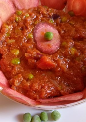 ગાજર વટાણા નું શાક (Gajar Vatana Shak Recipe In Gujarati) રેસીપી મુખ્ય ફોટો