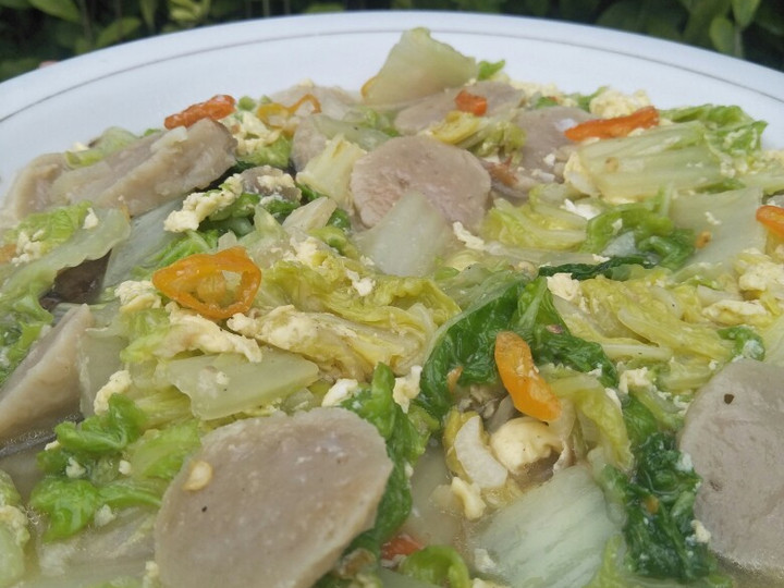 Langkah Mudah untuk Membuat Tumis Sawi Putih, Bakso dan Telur, Sempurna