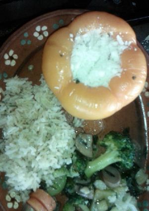 Una foto de Chintomas con atún y ensalada a la Mario, s