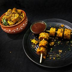 A picture of Methi muthiya.