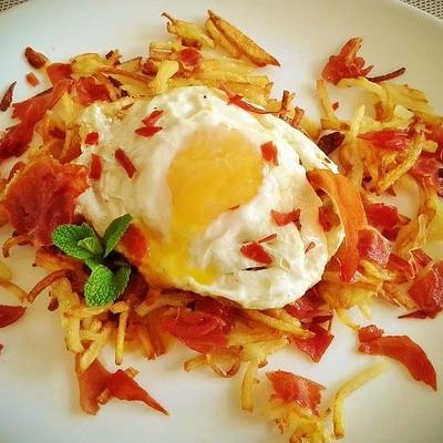 Huevos estrellados con virutas de jamón Receta de josevillalta- Cookpad